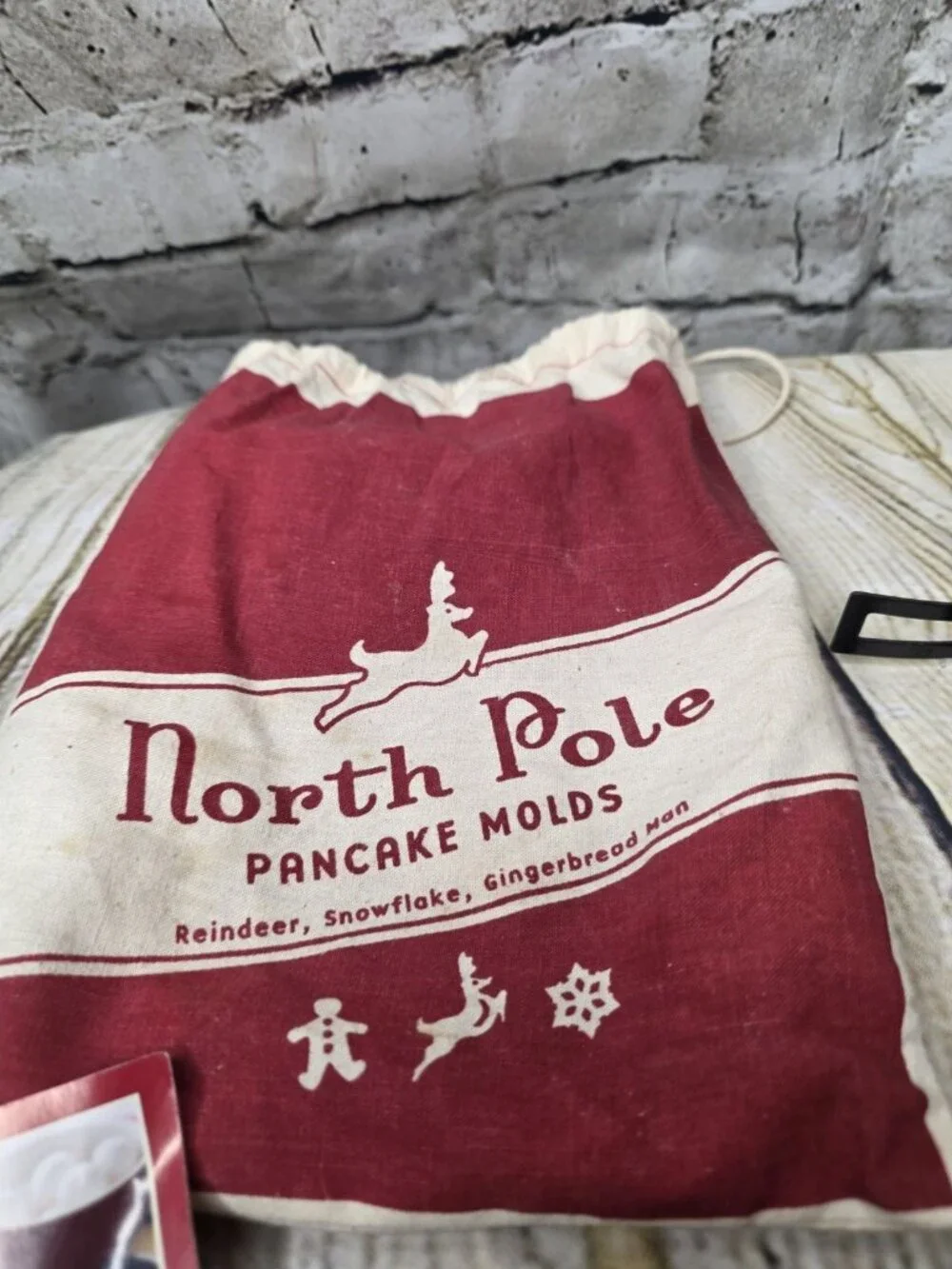Williams Sonoma North Pole Pancake Molds Reindeer Snowflake Gingerbread Man